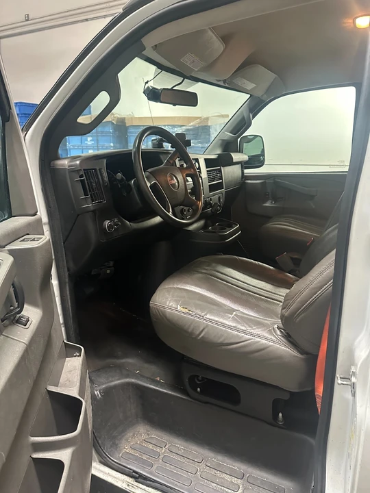 2019 GMC Savana - Image 4 of 13
