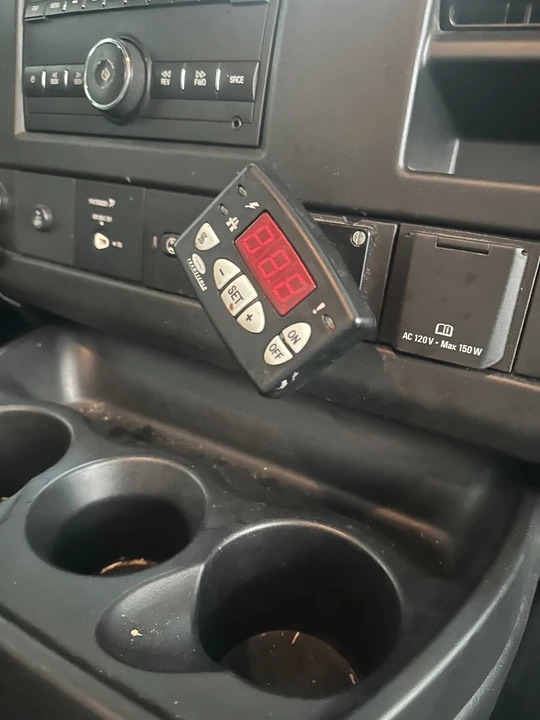 2019 GMC Savana - Image 10 of 13