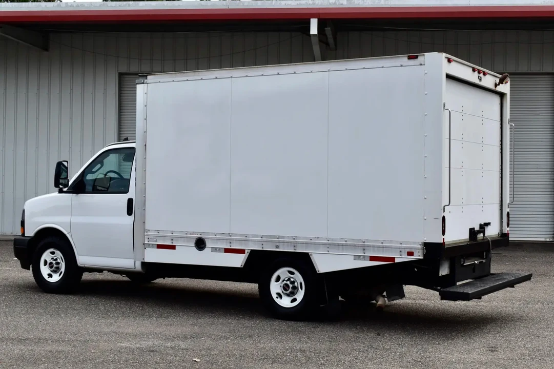 2019 GMC Savana - Image 4 of 14
