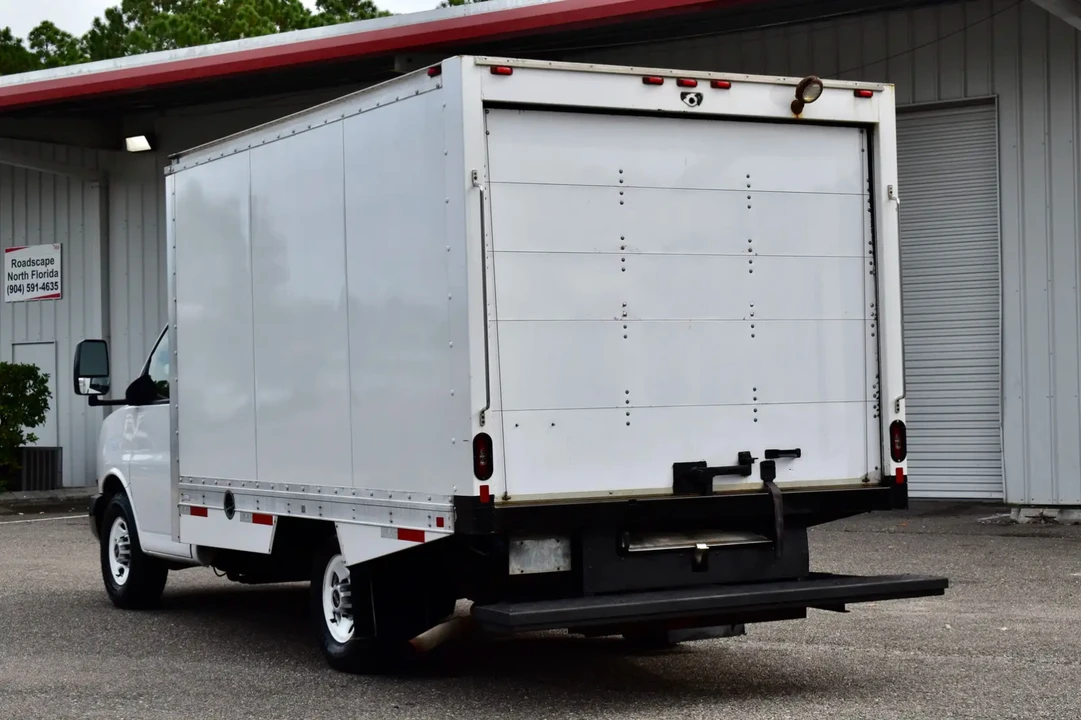 2019 GMC Savana - Image 5 of 14