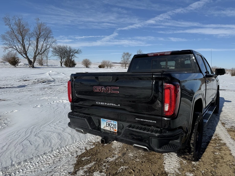 2019 GMC Sierra 5th Gen - Image 2 of 15