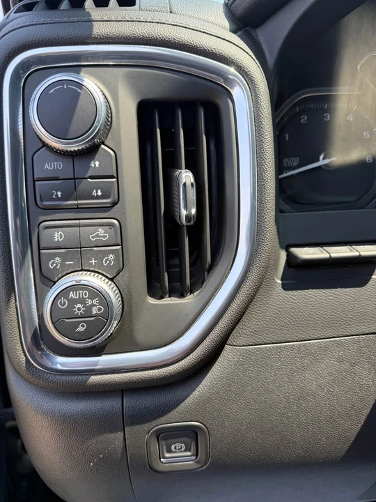 2019 GMC Sierra 4th Gen - Image 15 of 20