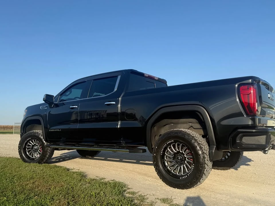 2019 GMC Sierra 5th Gen - Image 2 of 18
