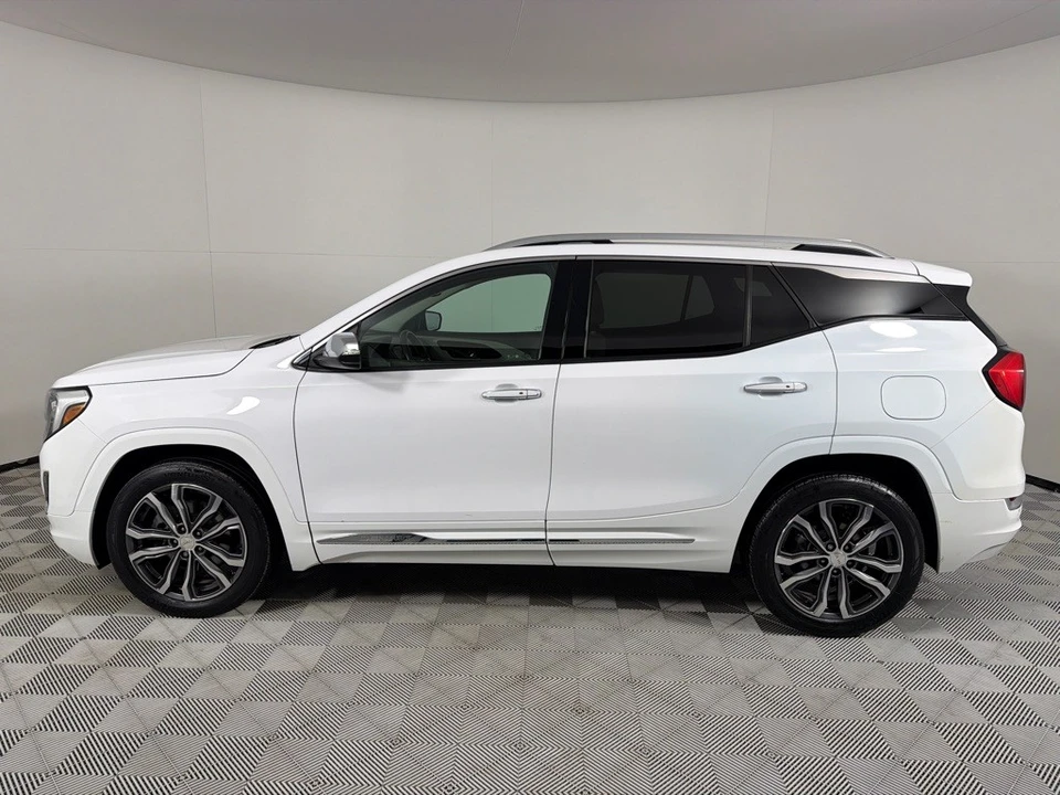2019 GMC Terrain - Image 8 of 21