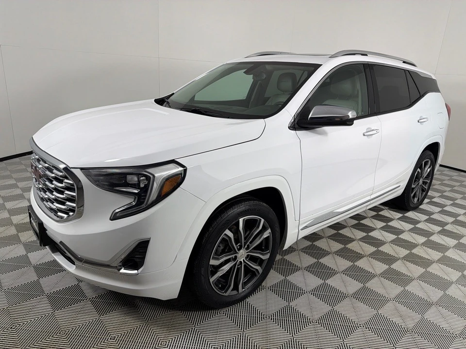 2019 GMC Terrain - Image 9 of 21