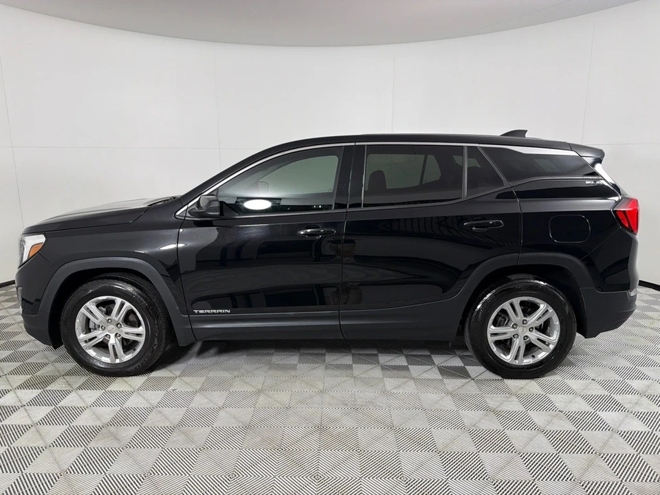 2019 GMC Terrain - Image 9 of 21