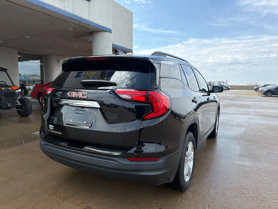2019 GMC Terrain - Image 9 of 21