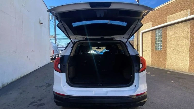 2019 GMC Terrain - Image 9 of 12