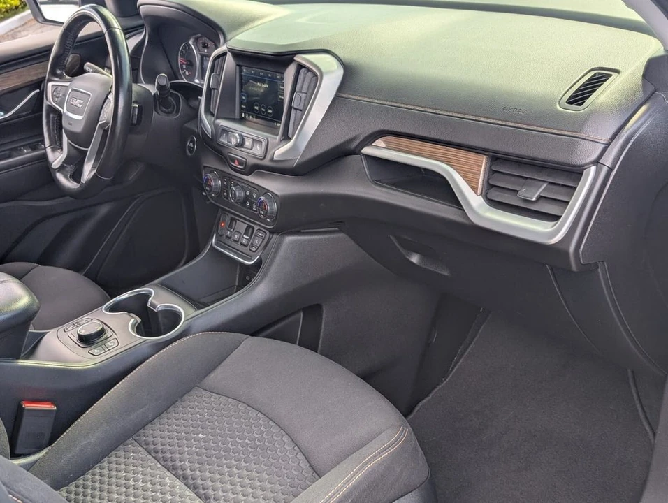 2019 GMC Terrain - Image 19 of 21