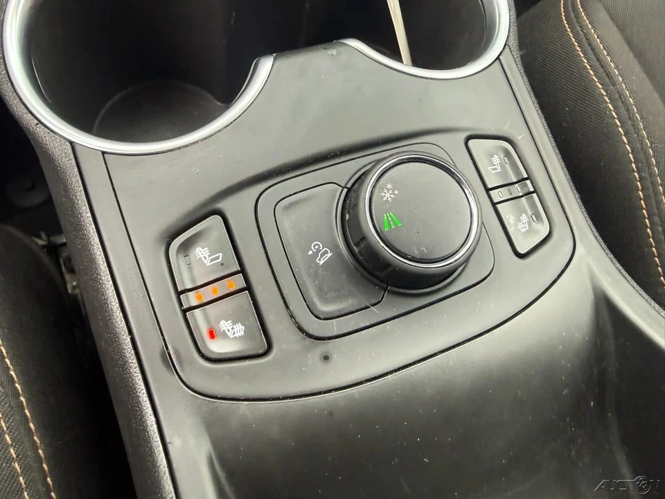 2019 GMC Terrain - Image 18 of 21