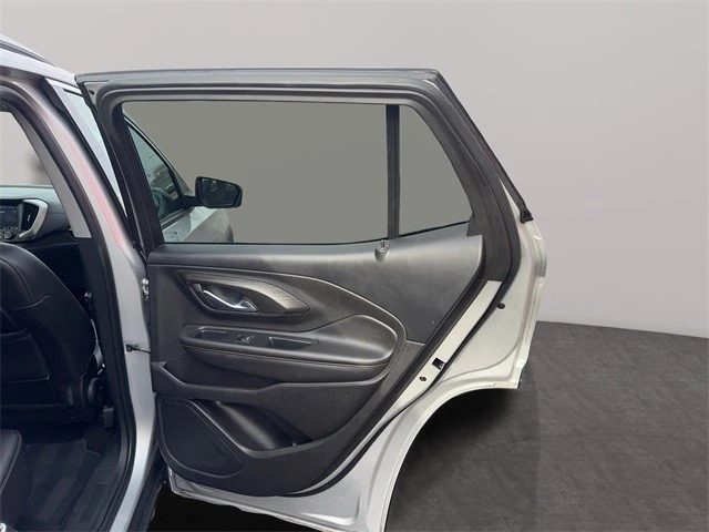 2019 GMC Terrain - Image 18 of 21