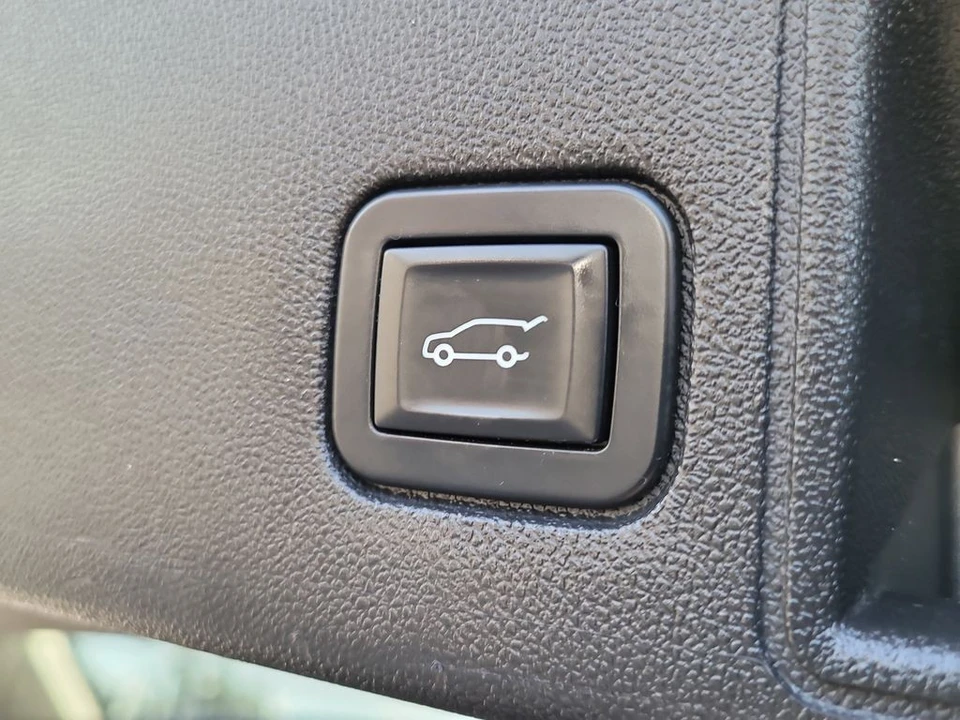 2019 GMC Terrain - Image 9 of 12
