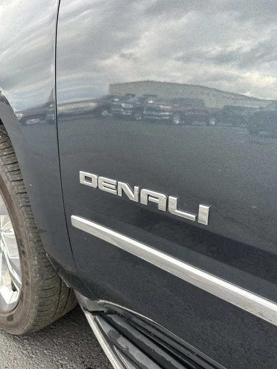 2019 GMC Yukon 4th Gen - Image 5 of 12