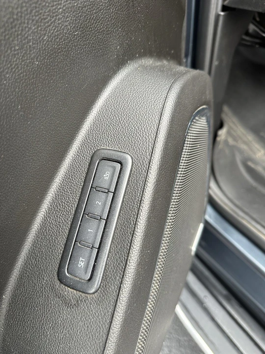 2019 GMC Yukon 4th Gen - Image 8 of 12