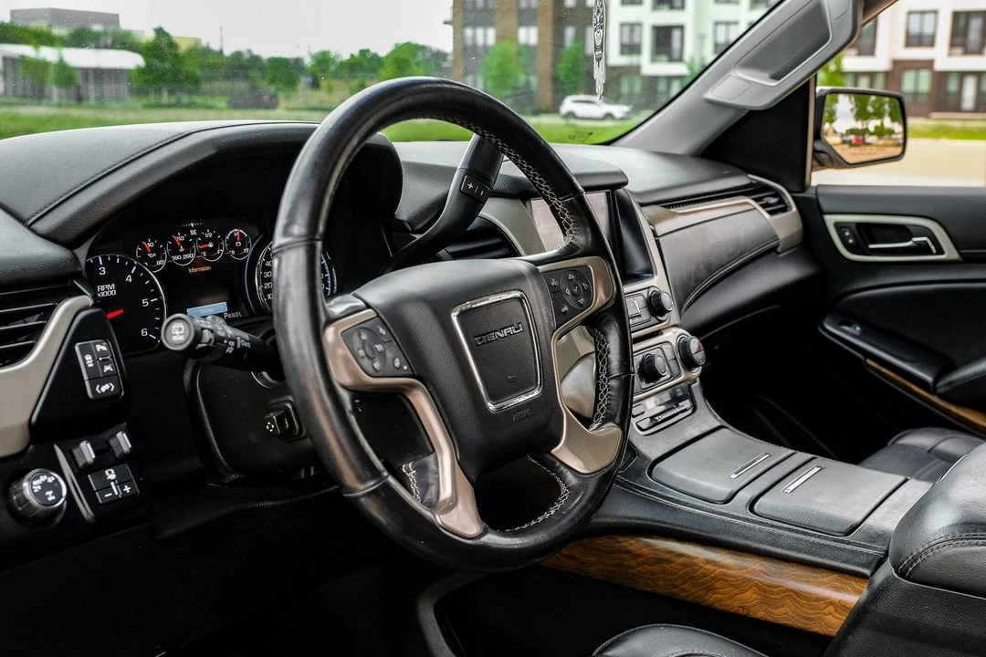 2019 GMC Yukon 4th Gen - Image 19 of 21
