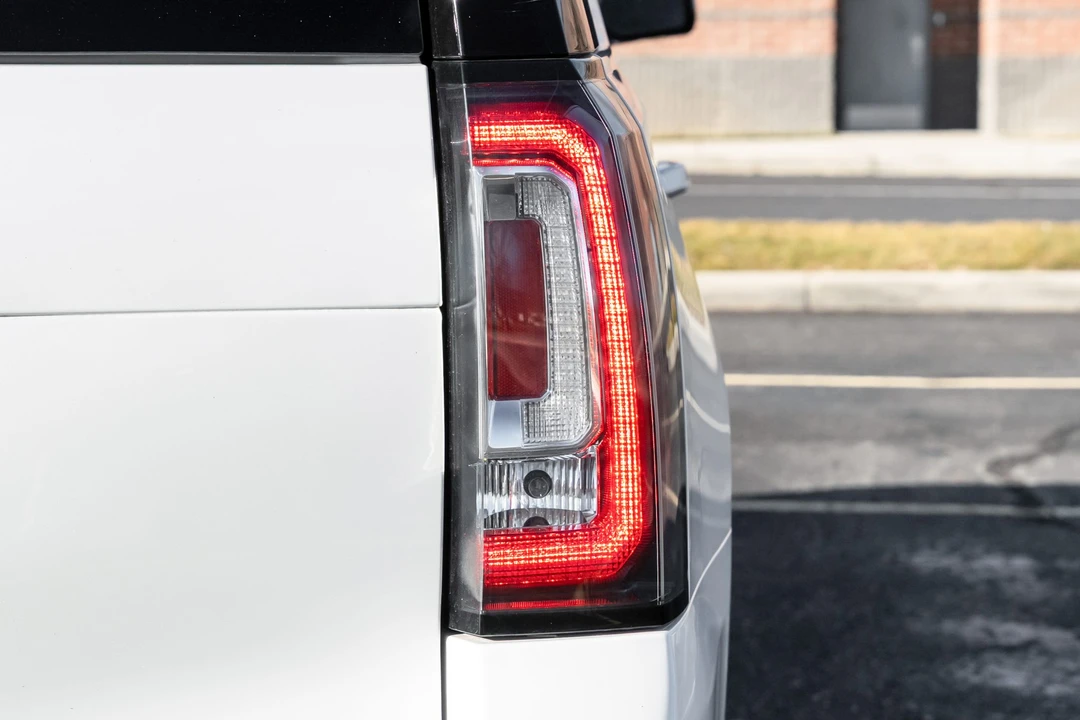 2019 GMC Yukon 4th Gen - Image 20 of 31