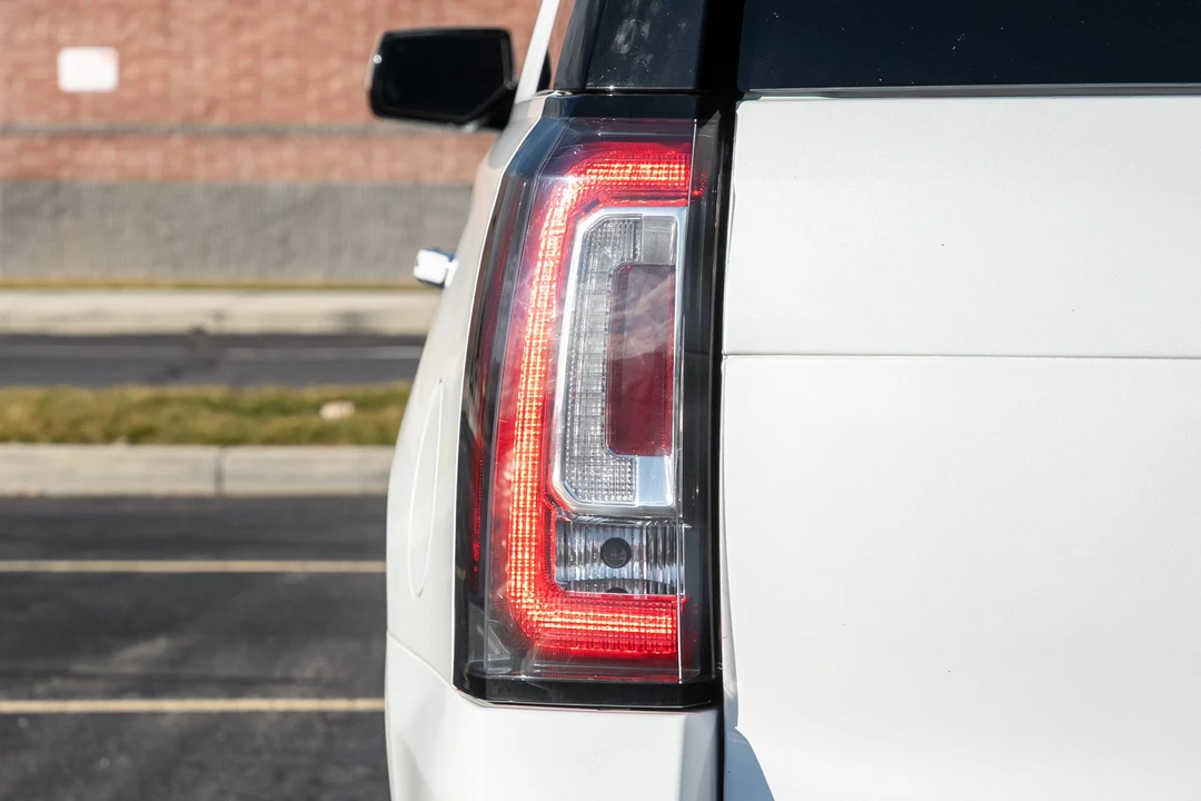 2019 GMC Yukon 4th Gen - Image 19 of 31
