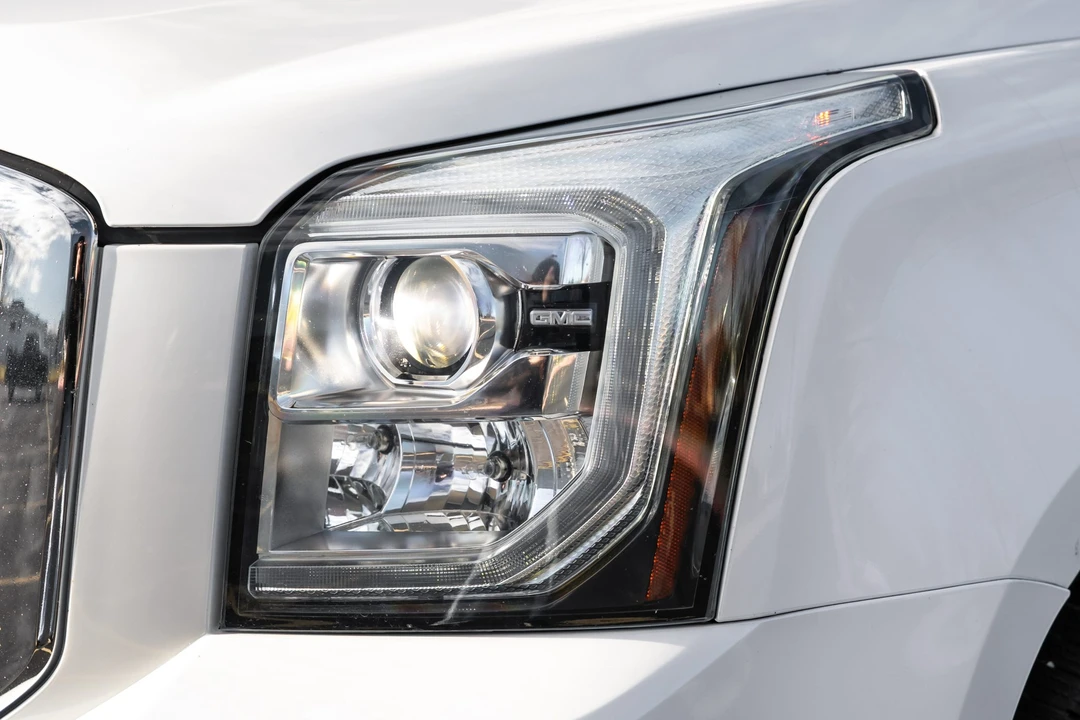 2019 GMC Yukon 4th Gen - Image 18 of 31
