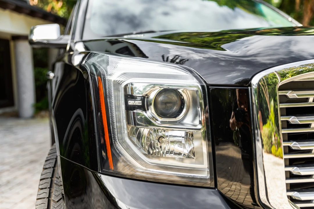 2019 GMC Yukon 4th Gen - Image 14 of 31