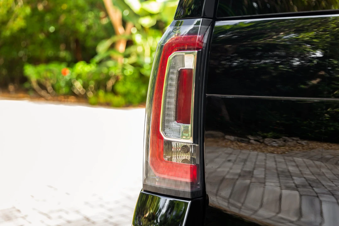 2019 GMC Yukon 4th Gen - Image 21 of 31