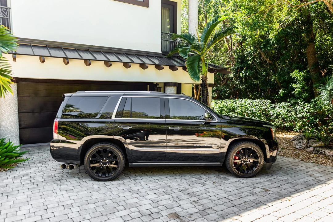 2019 GMC Yukon 4th Gen - Image 8 of 31