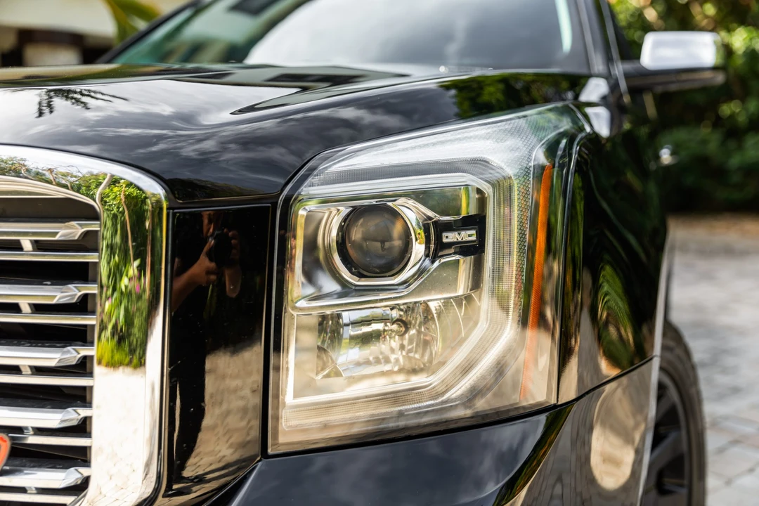 2019 GMC Yukon 4th Gen - Image 15 of 31