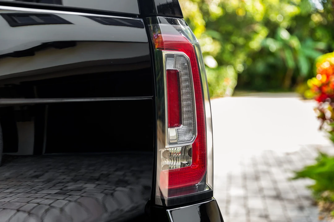 2019 GMC Yukon 4th Gen - Image 22 of 31
