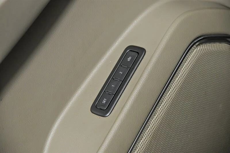 2019 GMC Yukon 4th Gen - Image 15 of 21