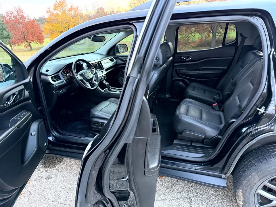 2019 GMC Acadia - Image 11 of 18