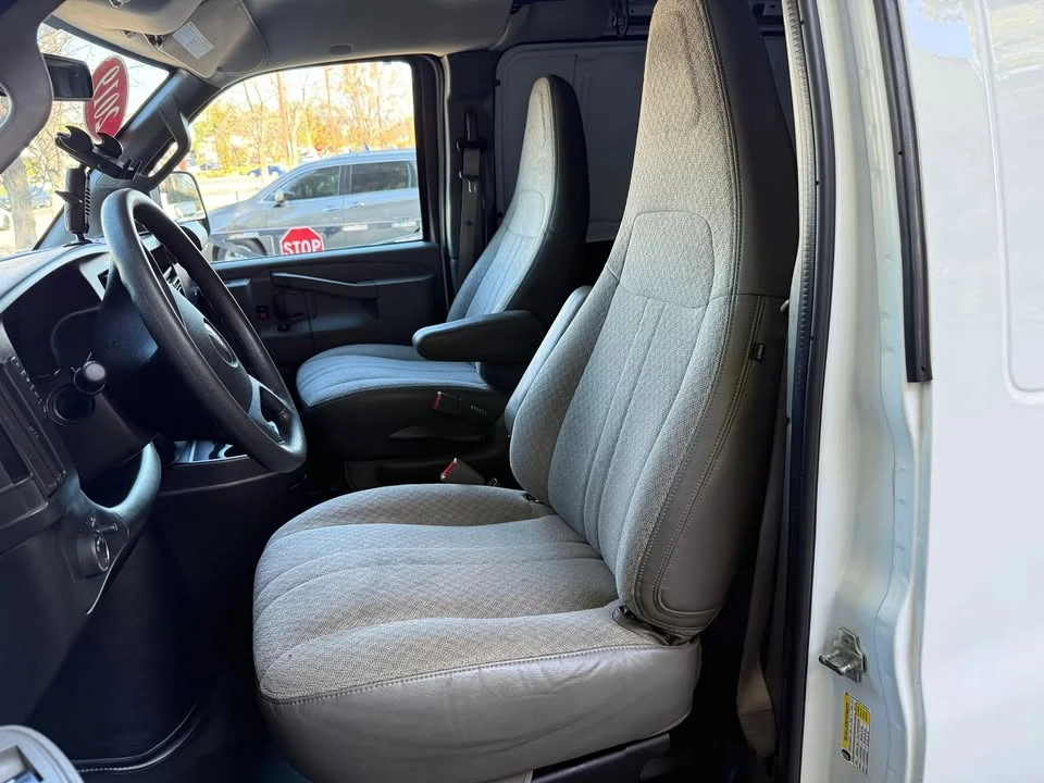 2019 GMC Savana - Image 9 of 20