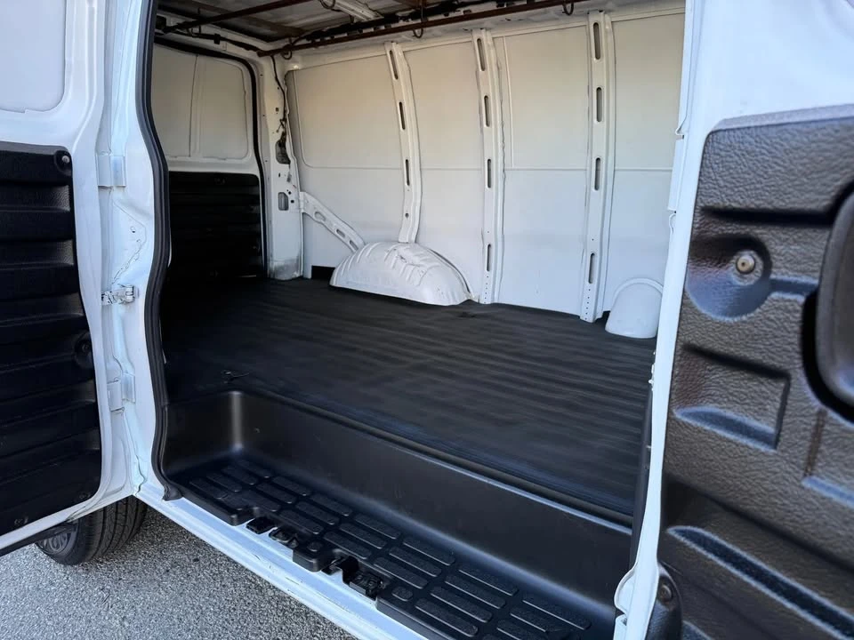 2019 GMC Savana - Image 16 of 20