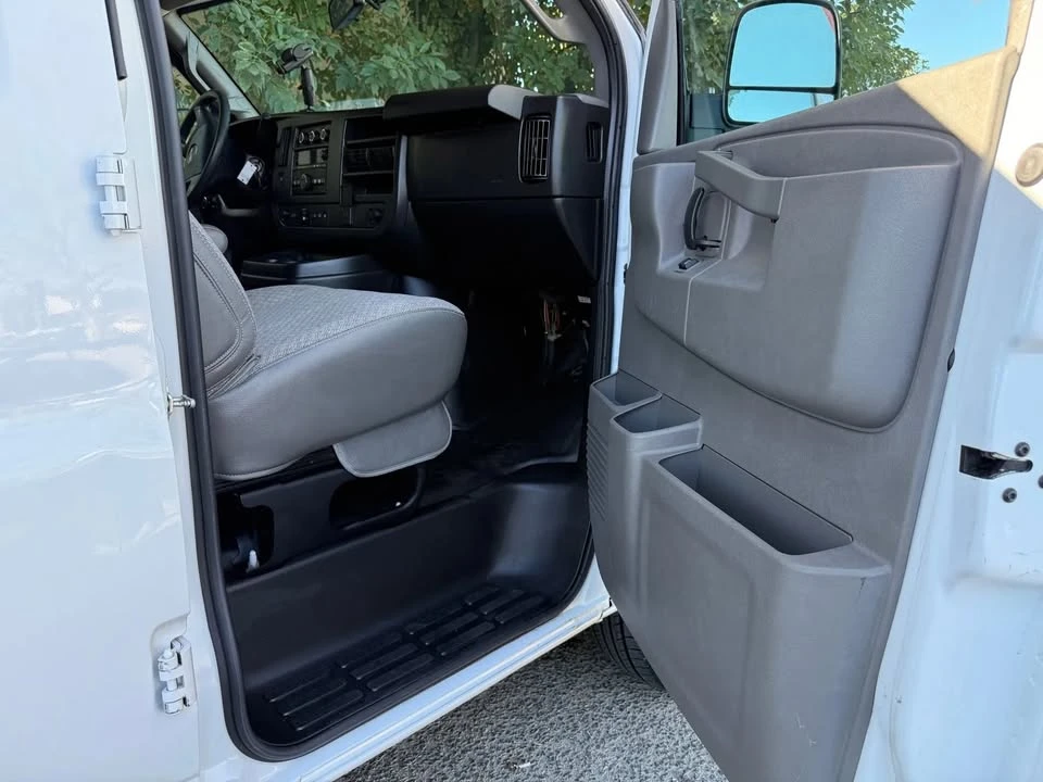 2019 GMC Savana - Image 13 of 20