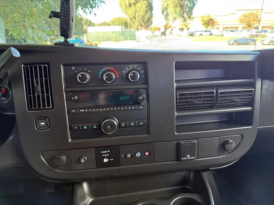 2019 GMC Savana - Image 11 of 20