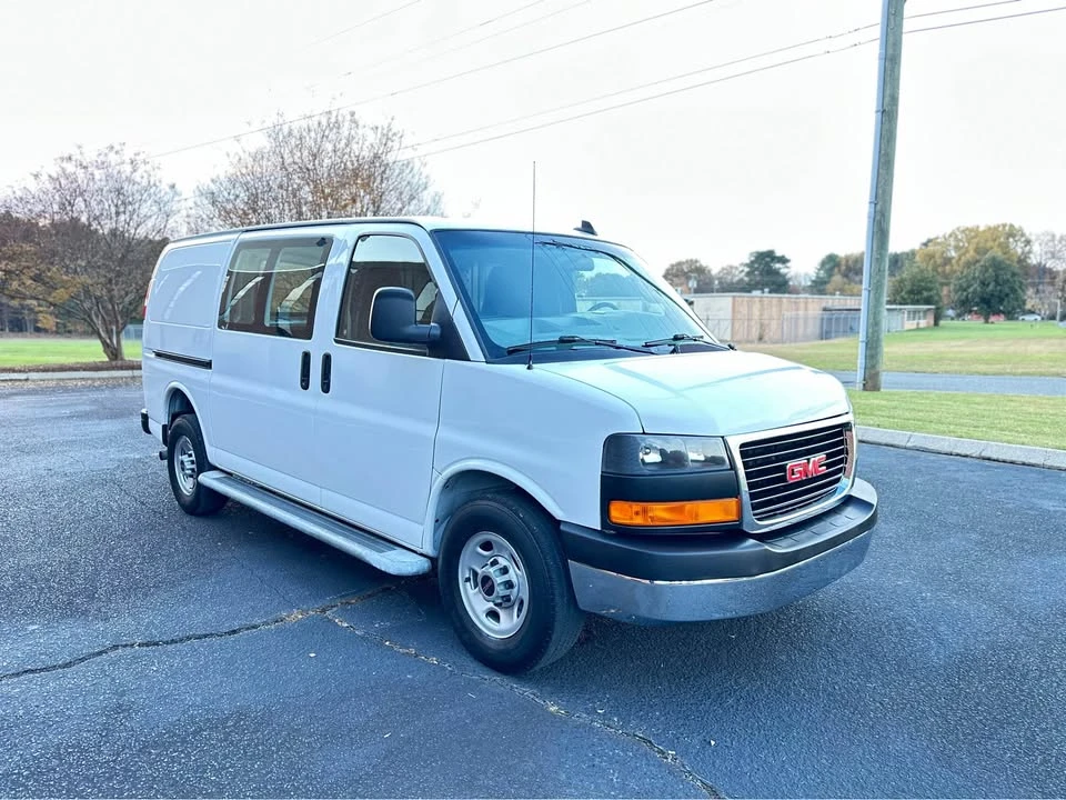 2019 GMC Savana - Image 17 of 17