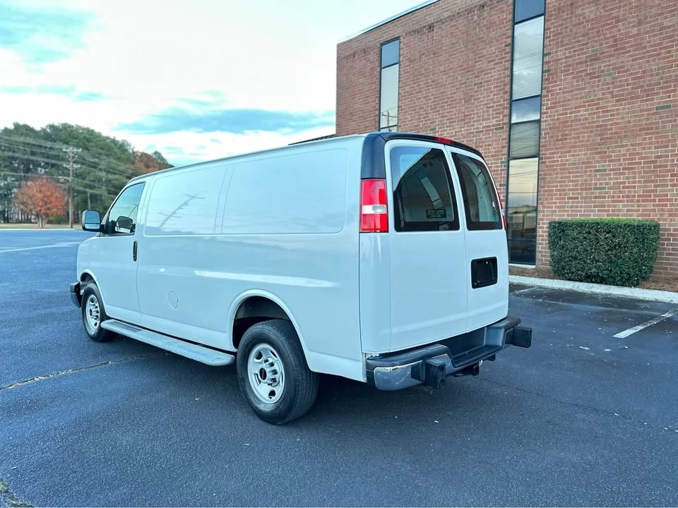 2019 GMC Savana - Image 4 of 17