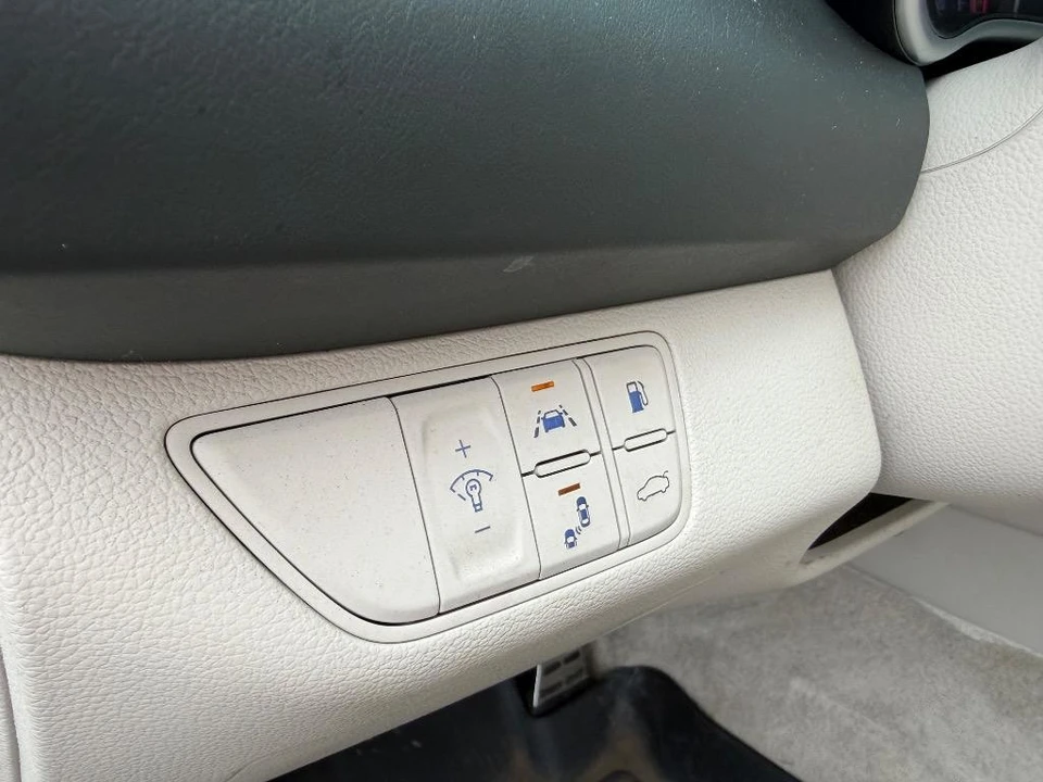 2019 Genesis G70 - Image 11 of 21