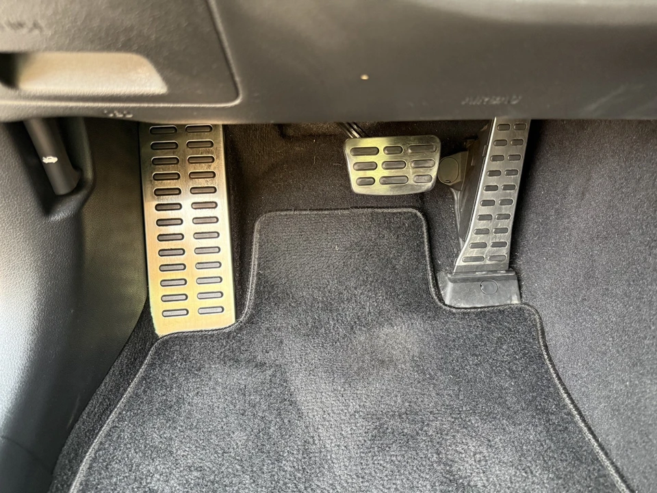 2019 Genesis G70 - Image 14 of 17