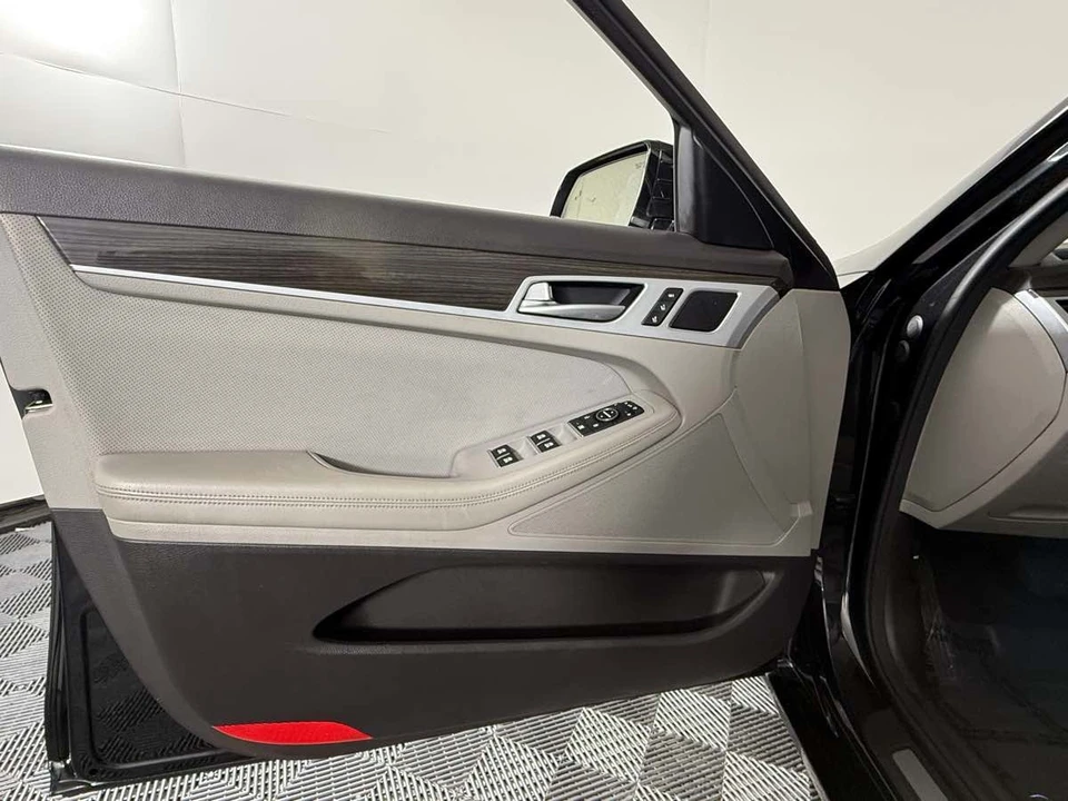 2019 Genesis G80 - Image 15 of 21
