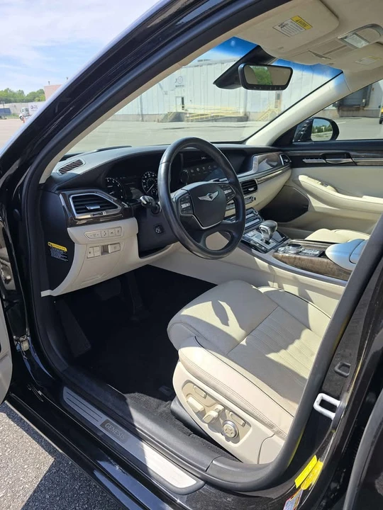 2019 Genesis G90 - Image 9 of 16