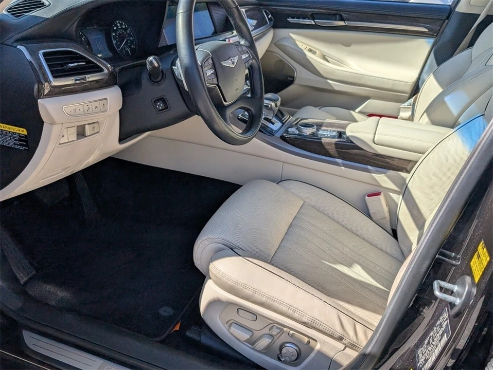 2019 Genesis G90 - Image 11 of 12