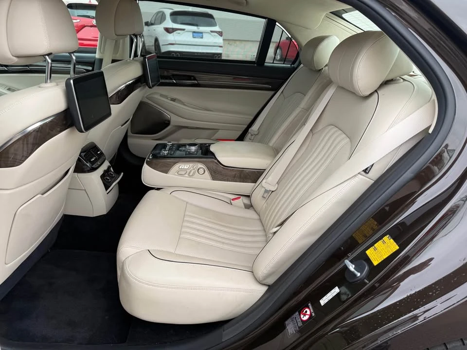 2019 Genesis G90 - Image 10 of 19
