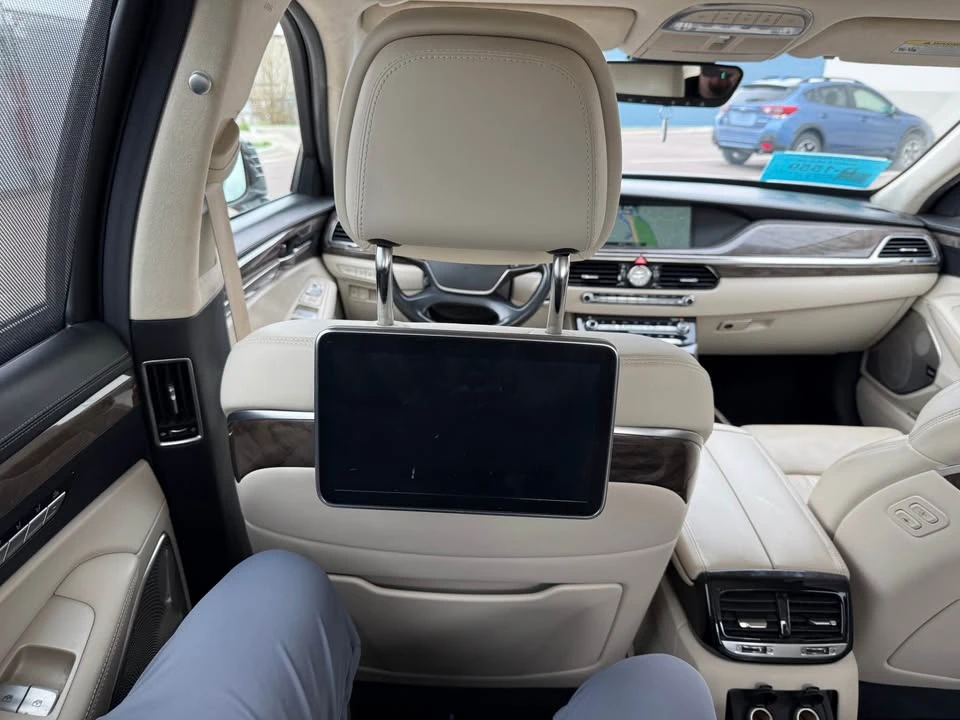 2019 Genesis G90 - Image 13 of 19