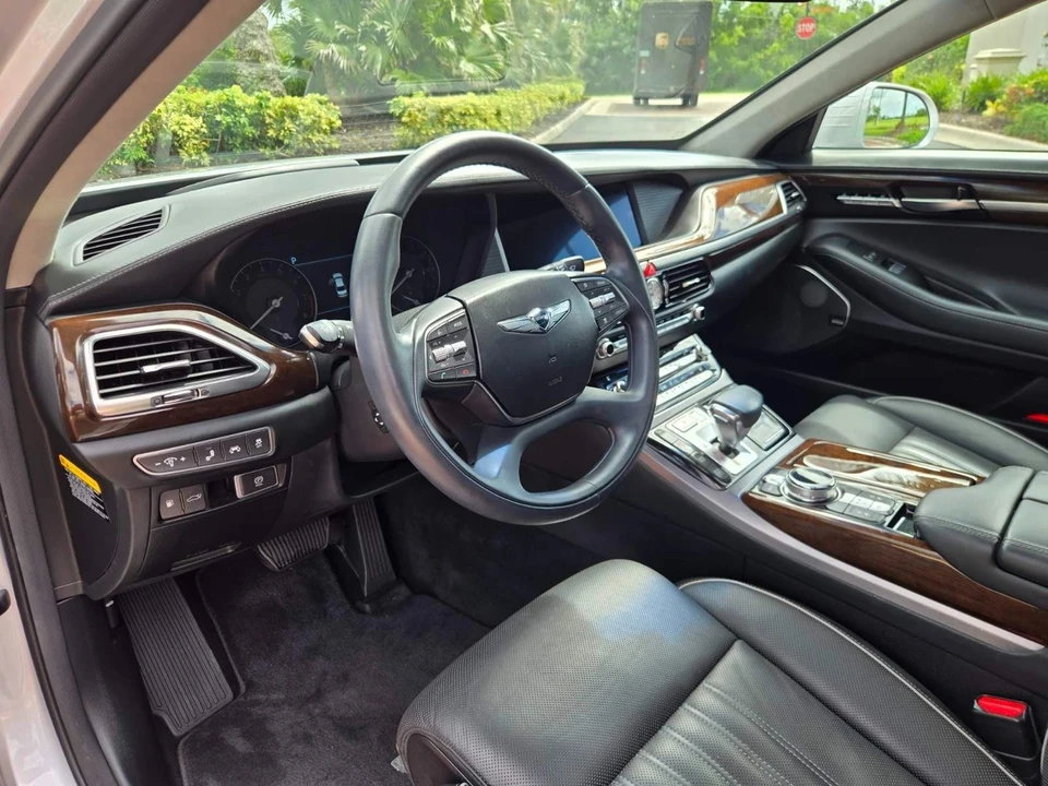 2019 Genesis G90 - Image 8 of 21