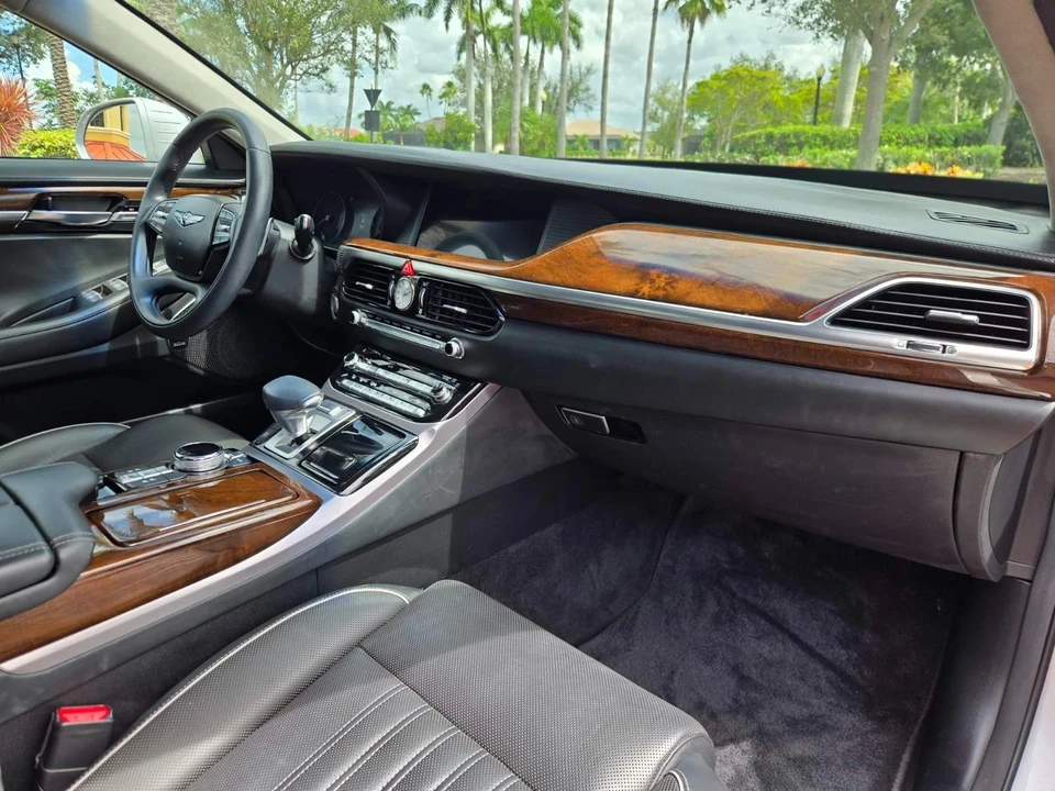 2019 Genesis G90 - Image 12 of 21