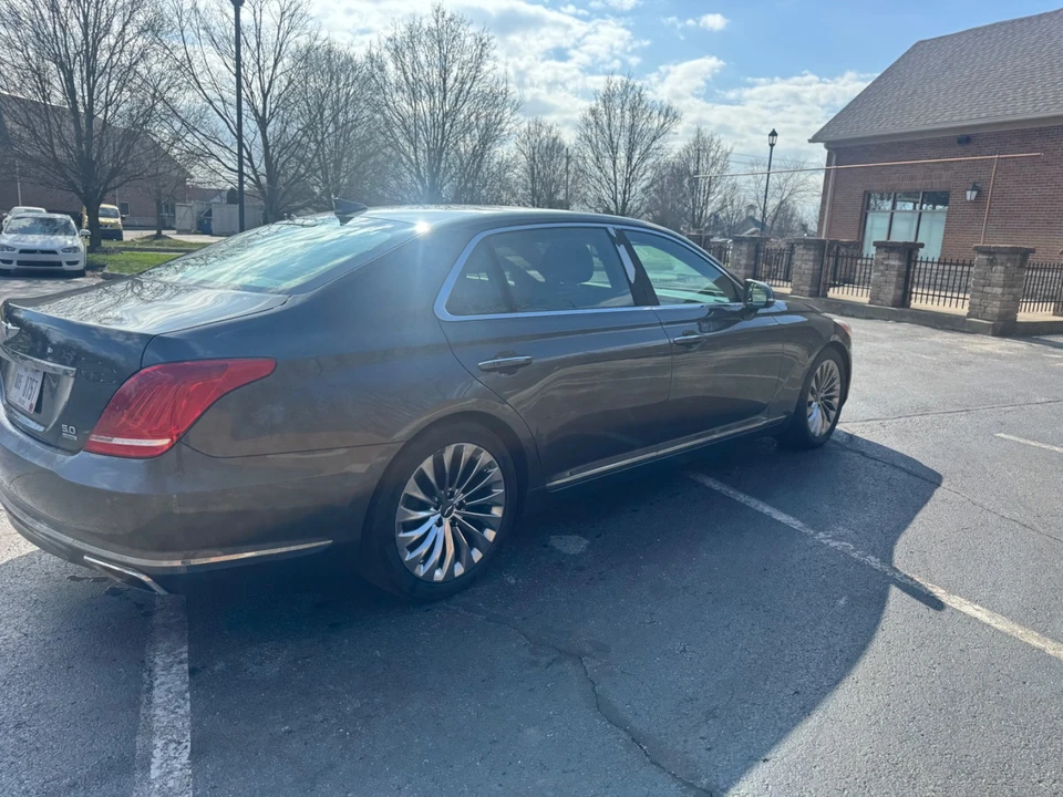 2019 Genesis G90 - Image 11 of 21
