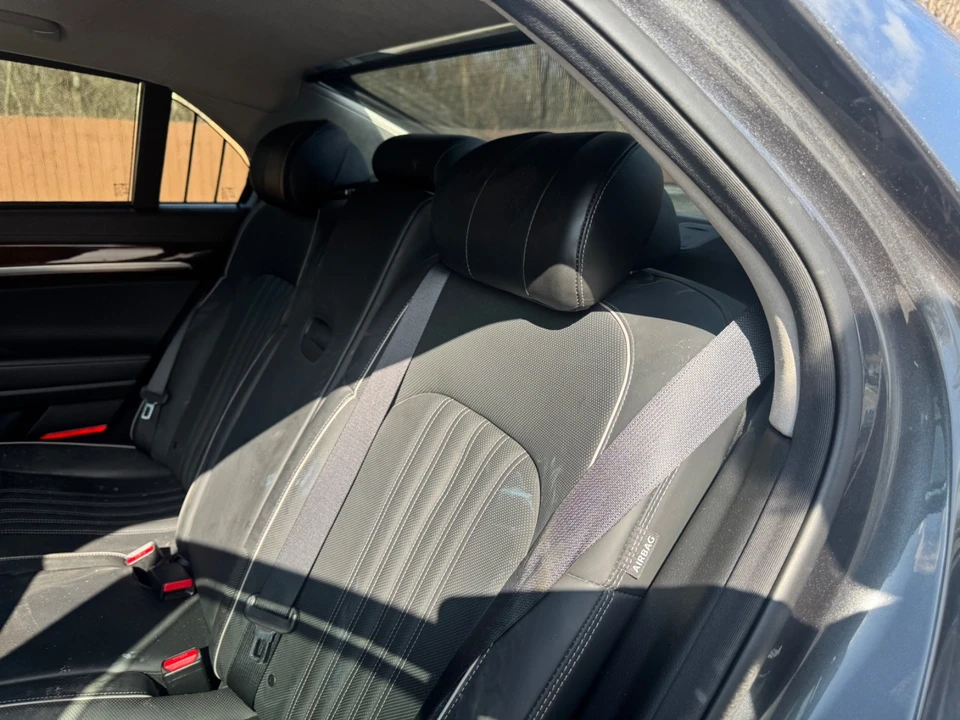 2019 Genesis G90 - Image 16 of 21