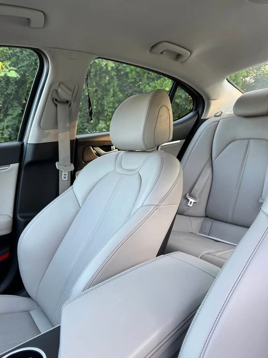 2019 Genesis G70 - Image 16 of 17