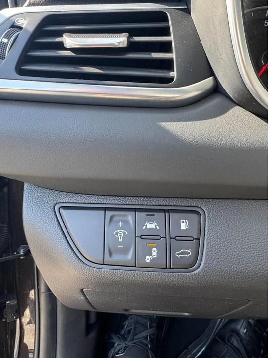 2019 Genesis G70 - Image 13 of 16