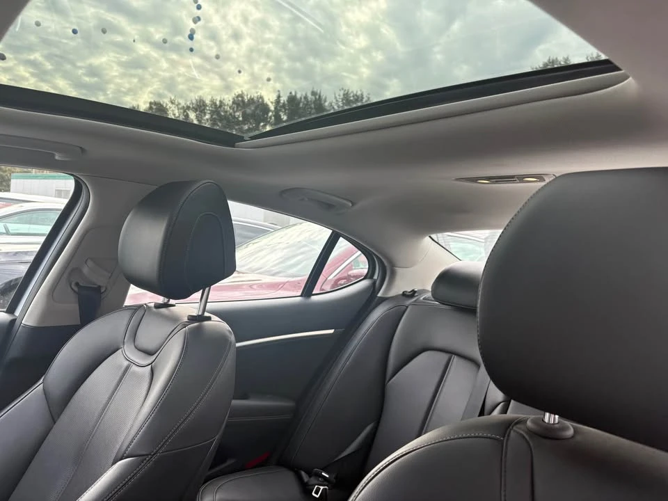 2019 Genesis G70 - Image 10 of 14