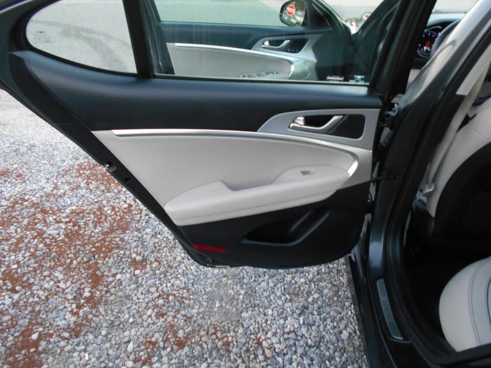 2019 Genesis G70 - Image 17 of 20